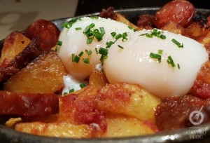 Restaurante bascook huevos eco con patata rota